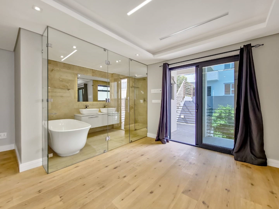 To Let 2 Bedroom Property for Rent in Vredehoek Western Cape